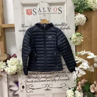 KATHMANDU BRAND! Womens  Size 8 Hooded Jacket Black! PERFECT FOR THOSE COLD OR RAINY DAYS! HAS A HOOD AND POCKETS! 