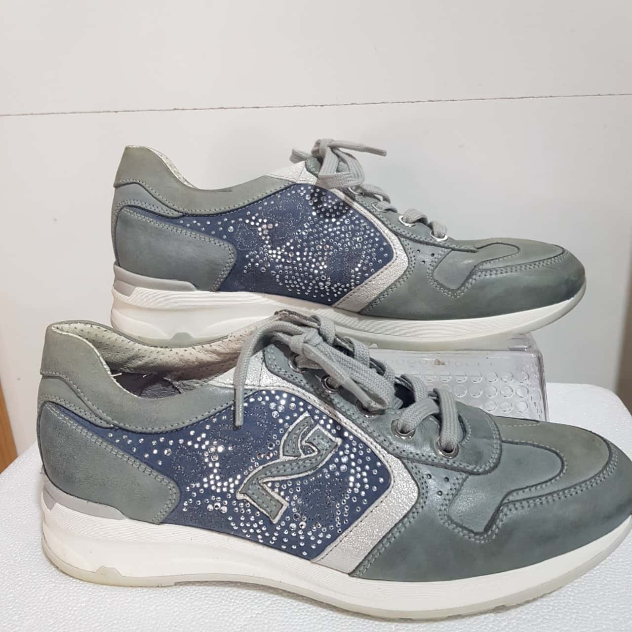 Nero Giardini Low Profile Leather Trainer with Gold Heel White 707