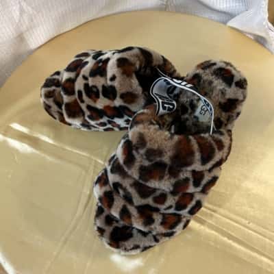 UGG Womens  Size 7 Flats Animal print 