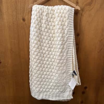Morgan & Finch Cream Knit Acrylic Throw (New)