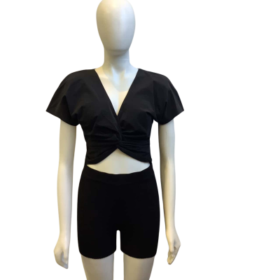 Brand New Witchery Womens Size XS Knot Front Crop Top Black 