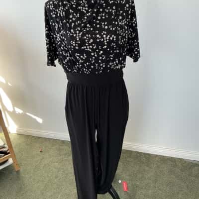 Nina Leonard Womens  Size S Jumpsuit Black  / Floral 