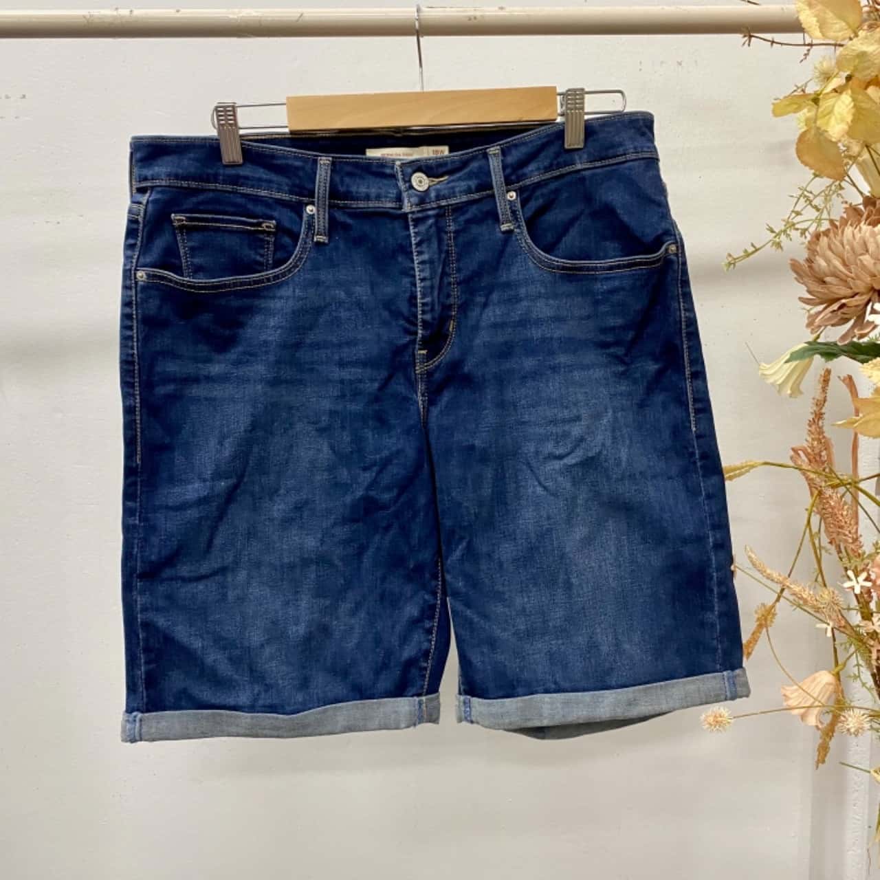 Levis Bermuda Shorts Size 18W Blue