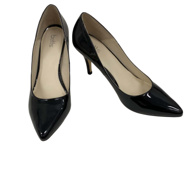 Betts Womens  Size 9 Black  pumps 