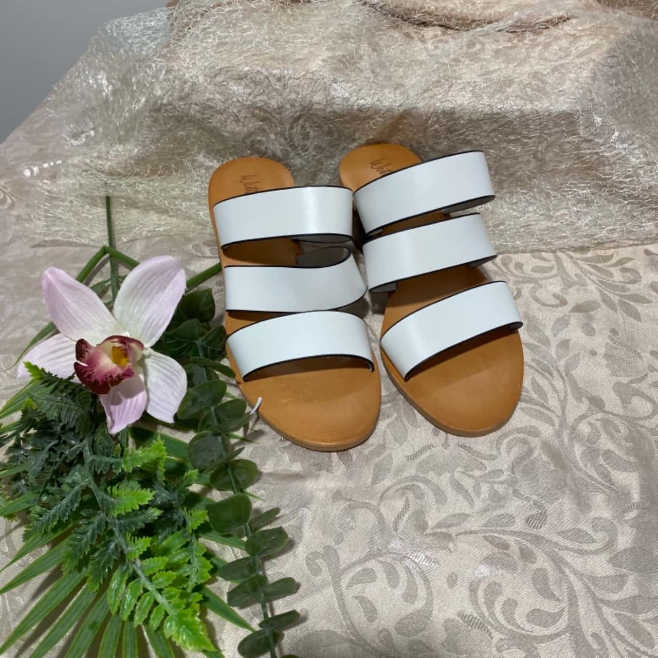 wittner white sandals