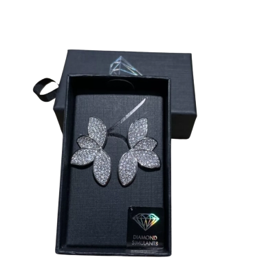 Lovisa Women’s Stunning Diamond Simulants Leaf Earrings - Brand New Still in Box -RRP $39.99