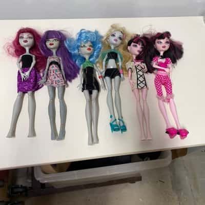 Bundle of Monster High Dolls