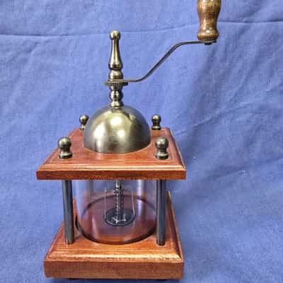 Mid century Vintage 1970's pepper grinder
