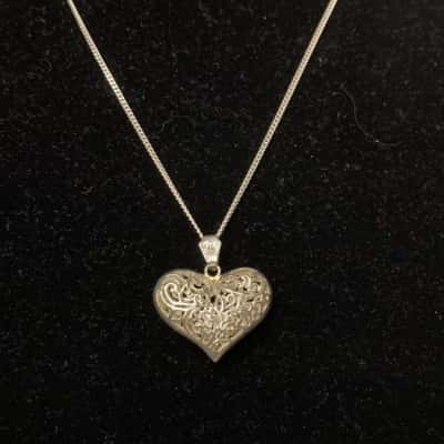 Sterling silver chain and pendant 
