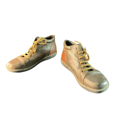  Zeta quirky shoes  Size 40 Beige / Brown 