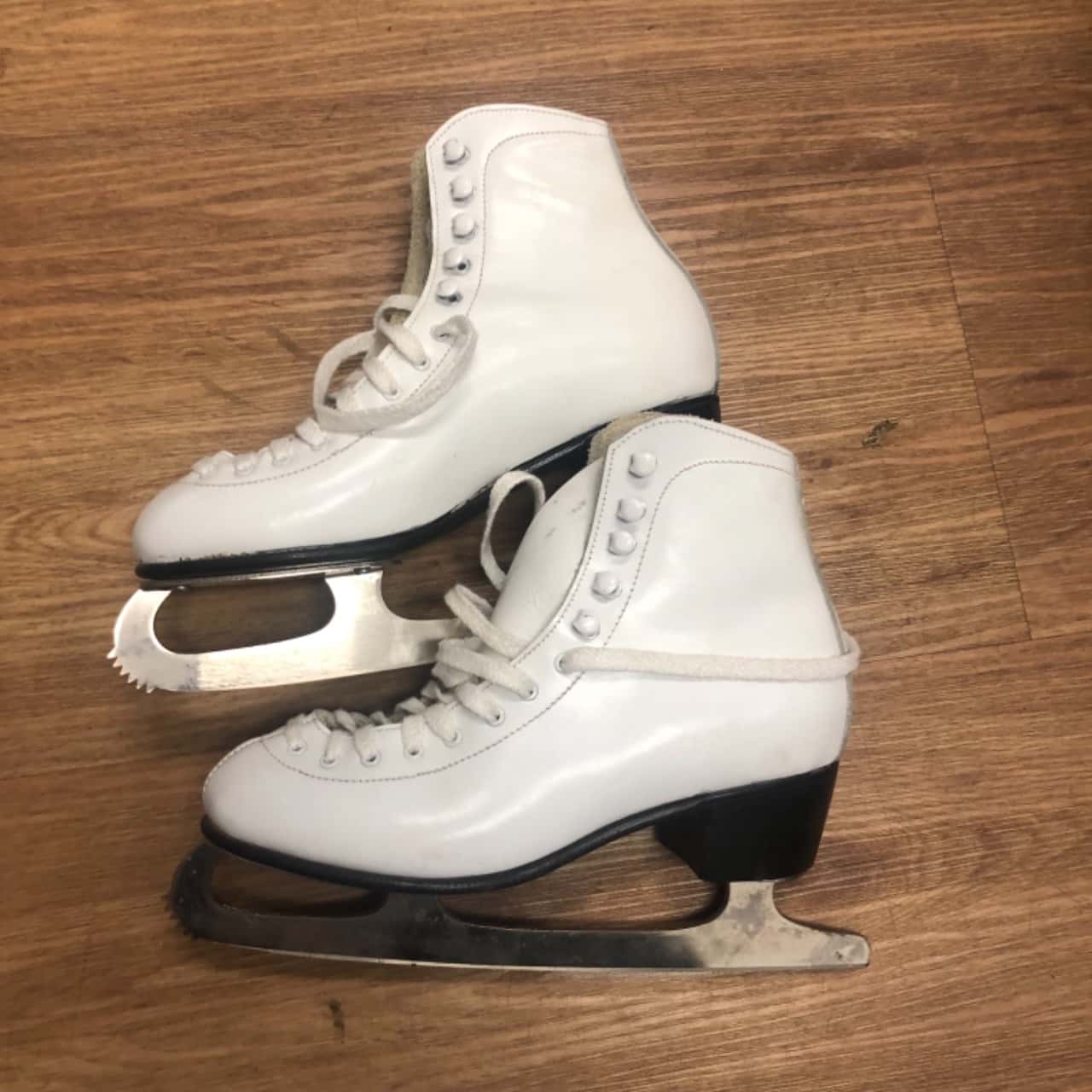 Womens Ice Skates (s)