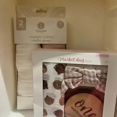 Baby Muslin Set and 2x Muslin Wraps - Bundle