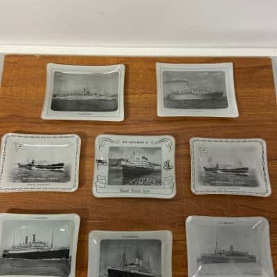 Collection of 8 glass vintage souvenir trinket/ash trays