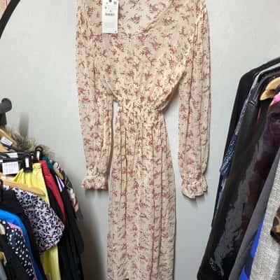 Zara Womens  Size M Beige / Floral Dress