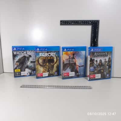 PS4 Bundle 4pcs PreOwned 