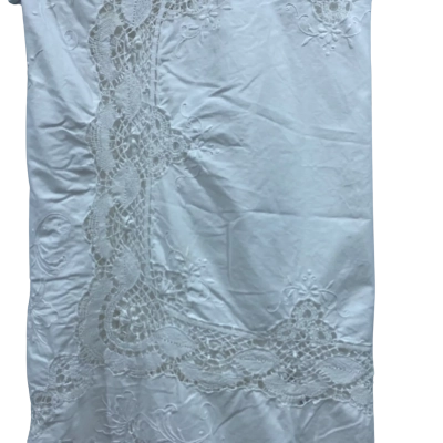 Vintage Crochet and embroidered Table Cloth 
