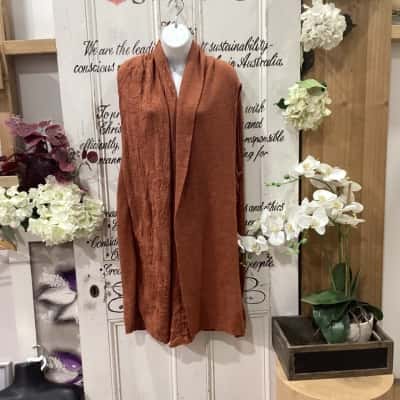 LE MAGLIE DI DEGRADE BRAND! Womens  Size One Size Burnt Orange! STUNNING KNITTED VEST! FOLD OVER NECK LINE! GREAT FOR DRESSING UP ANY OUTFIT! 