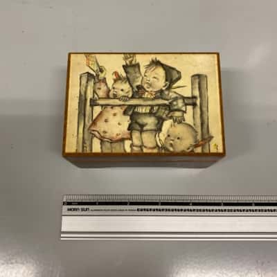 Vintage Reuge Music Box Plays ‘Feelings’ 