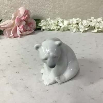 Vintage Lladro White Seated Polar Bear Porcelain Figurine