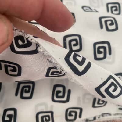 Polyester White Black Pattern 110 x 200 cm     Fab2