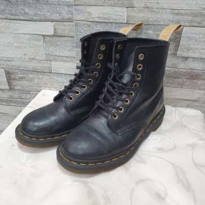 Air Wair Unisex US 7 Black Boots   