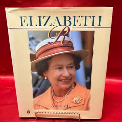 ELIZABETH R