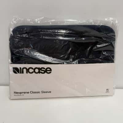NEW - Incase Neoprene Classic Sleeve - MacBook 15" Navy