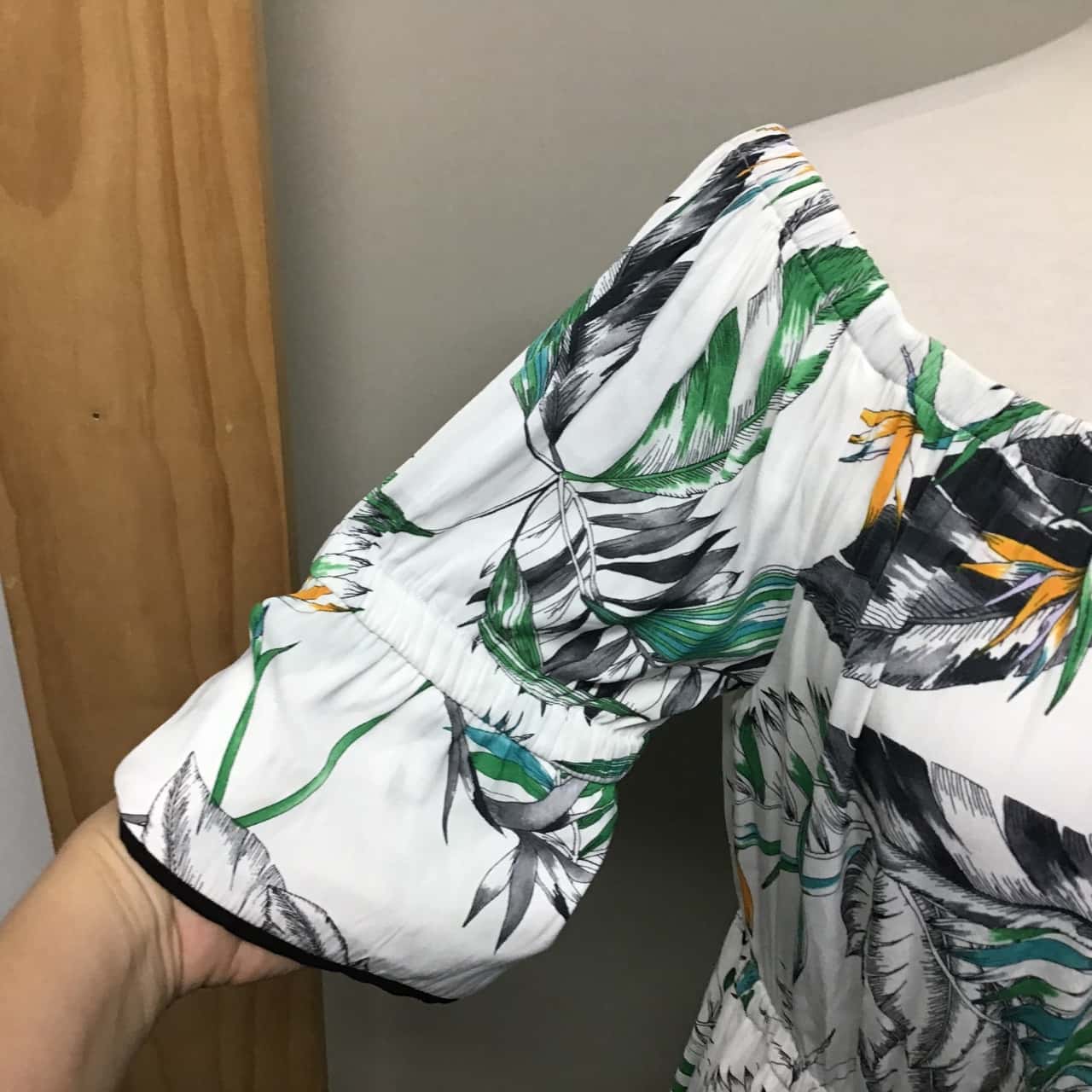 Witchery, Birds of Paradise print, off shoulder dress, Size 14(s)