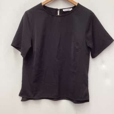Atmos&Here Womens  Size 8 Short Sleeve Top Black  