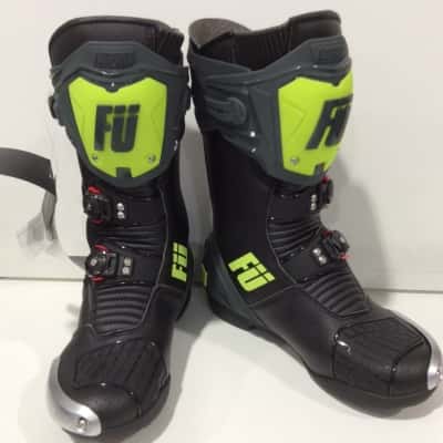 Xtreme Rennen perforated Race Boots (XR-1)