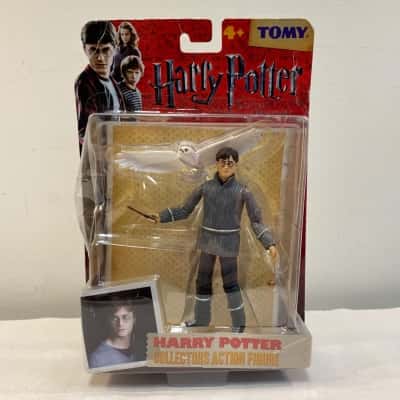 TOMY Harry Potter and the Deathly Hallows Harry Potter Collectors Action Figure
