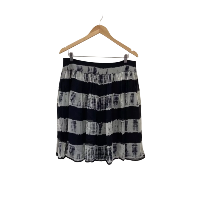 Witchery Womens  Size 14 Mini Skirt Black  / White 
