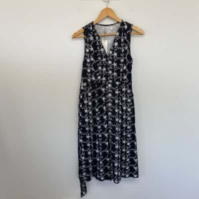 Sunny Girl Black White Graphic Flower Print Dress  Size 8 