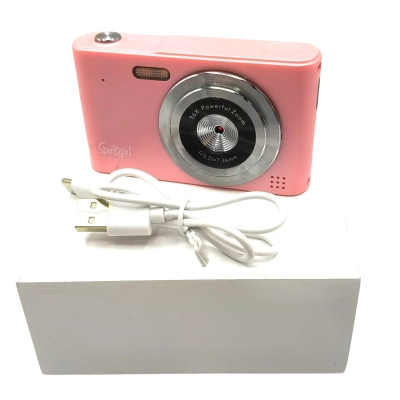 Sportsgirl Digital Camera (RRP $69.95) - 16x Zoom - 2.4 Inch screen - Built in Flash - Near New Condition. Includes USB Charging Cable