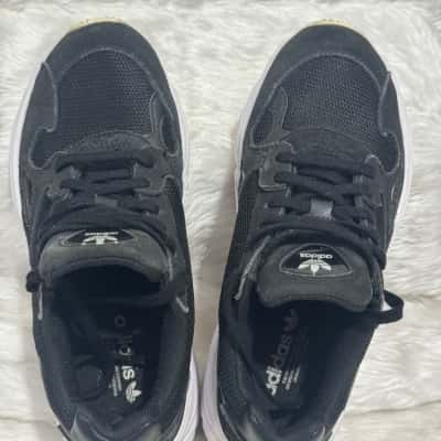  Womens Black  / White Adidas Falcon sneakers 