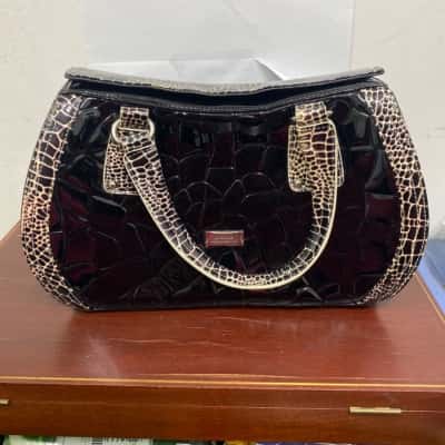 Serenade The Beverly Hills Collection  Womens Tote Bag with a Purse Animal print / Black  