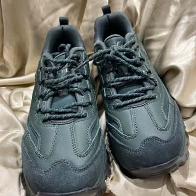 Skechers Womens  Size 7 Sneakers Green 