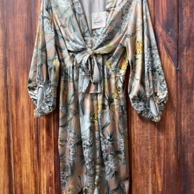 Spicy Sugar Grey blush floral  Size 16 new 