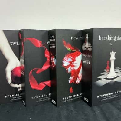 Twilight Saga Atom collection Box Set 