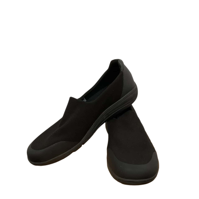  Ascent “Cumulus” Womens Size 8 Black arch support shoes.
