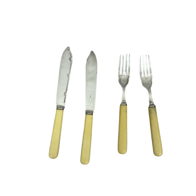 Antique Fish 2 Knives And 2 Forks 