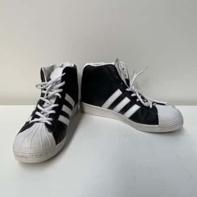 Adidas original superstars US 10 UK 8 1/2 black-and-white sneakers