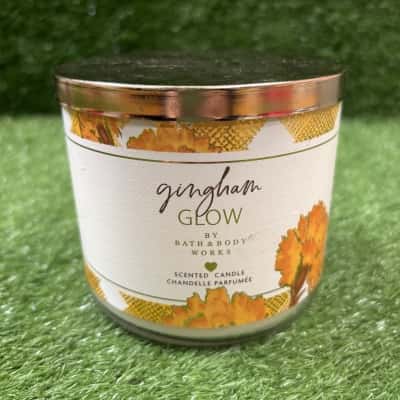 Bath & Bodyworks Gingham Glow Candle (New)