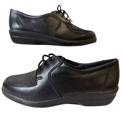 Padders Kids  Size 3 Shoes Black  
