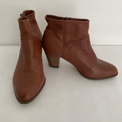 Diana Ferrari Womens  Size 7 Leather Ankle Boots Brown 