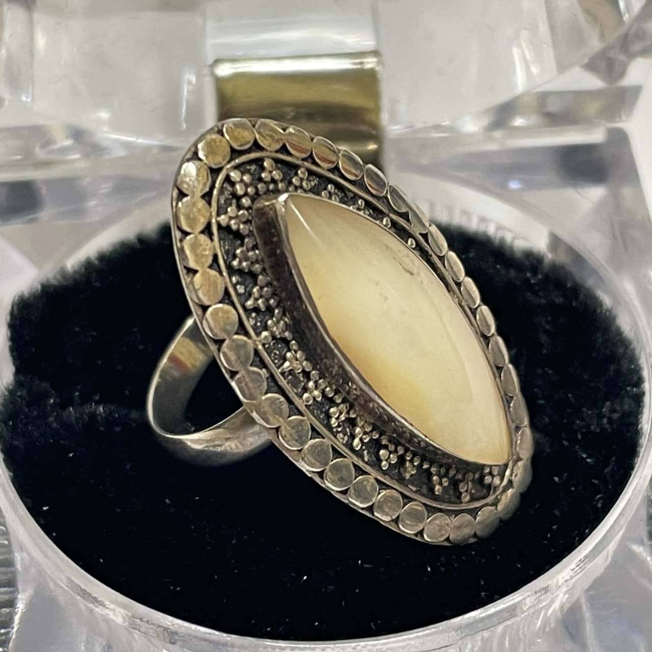 White - Antique Silver Finish Oxidised Stone Work Ring 86