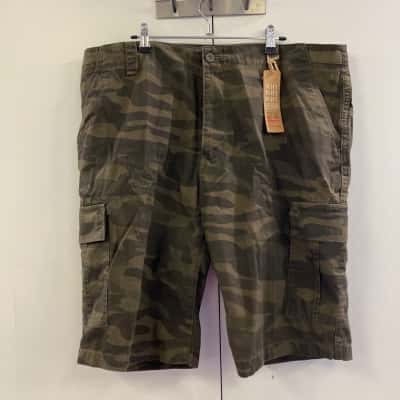 Rivers Mens  Size 42 Khaki short