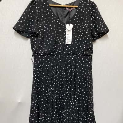 Review Womens Size 16 Black/ White Dress