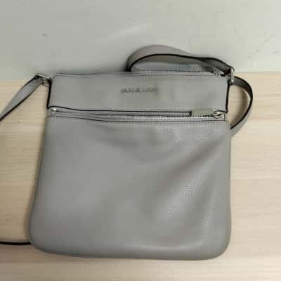 Michael Kors Womens Grey Cross Body Leather Bag VGUC