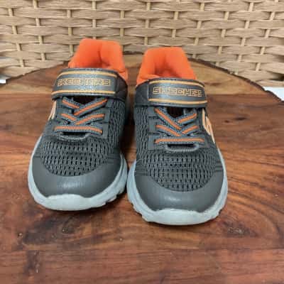 Skechers Boys Sneakers Kids Sandshoes Shoes Size 5-6 Velcro 